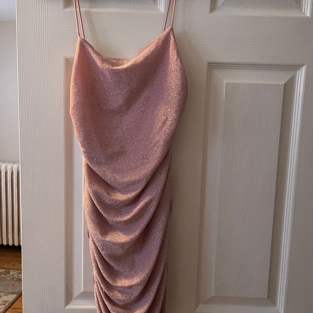 Super cute form fitting dress